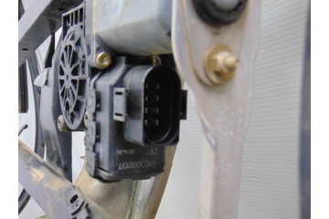Elevalunas trasero izquierdo, Audi A6 Avant (4B5) 3.0 2002