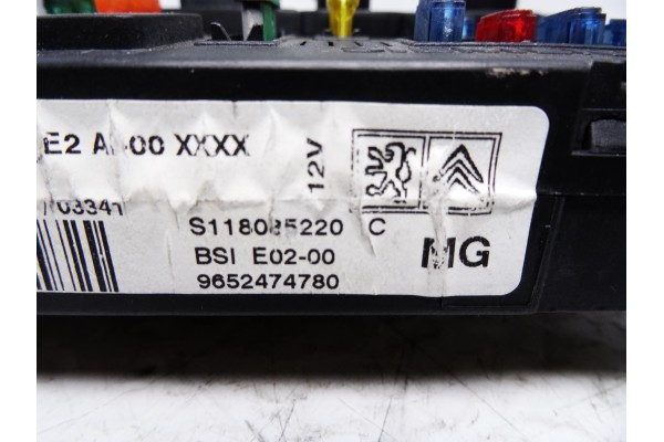 Caja reles / fusibles, Peugeot 206 Xs 2004, 9652474780