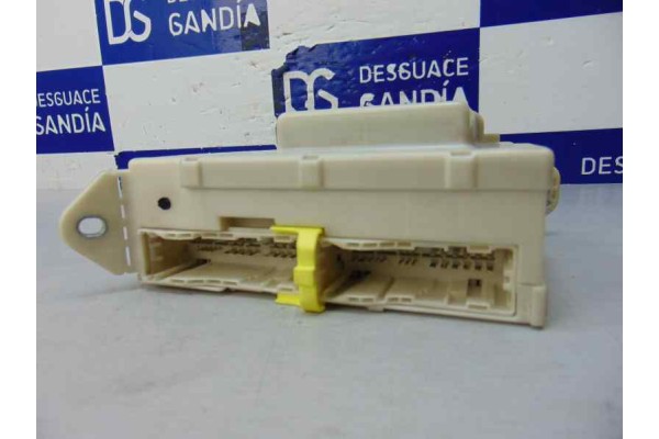 Caja reles / fusibles, Lexus Is (DS2/IS2) 250 V6 2007, 82730-53022