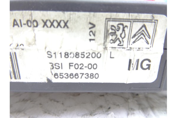 Caja reles / fusibles, Citroen C3 1.1 SX Plus 2005, 9653667380