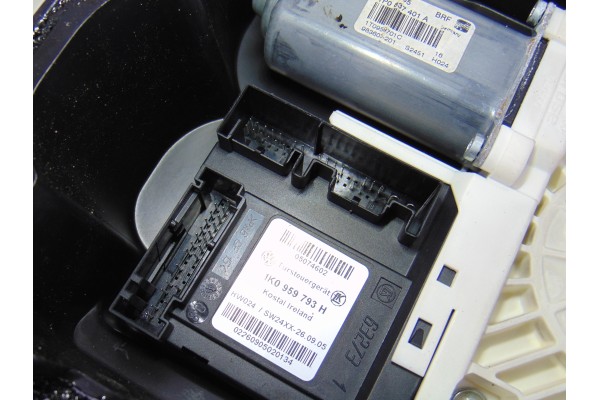 Elevalunas delantero izquierdo, Seat Leon (1P1) Reference 2006, 1K0959793H