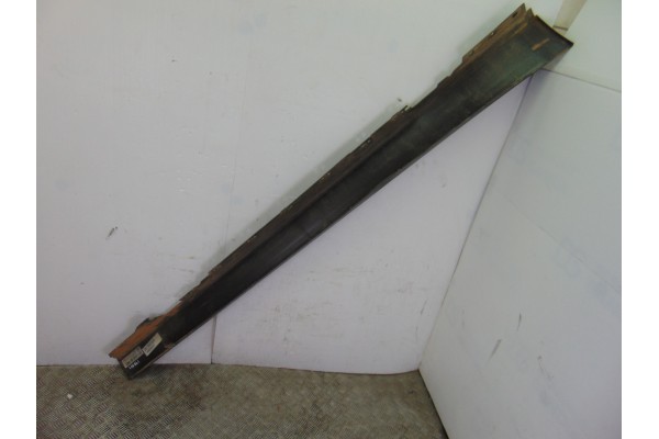 Faldon lateral