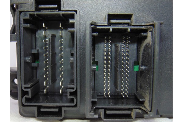 Caja reles / fusibles, Opel Corsa D Cosmo 2009, 13301562