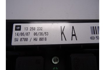 Caja reles / fusibles, Opel Astra H Berlina Cosmo 2007, 13250232