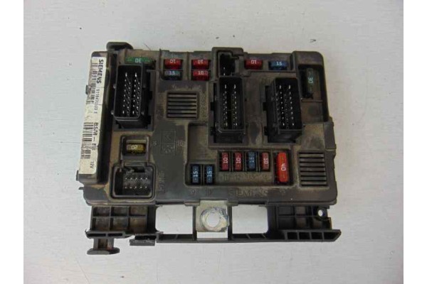 Caja reles / fusibles, Citroen C5 Berlina 2.0 HDi SX 2002, 9643498880