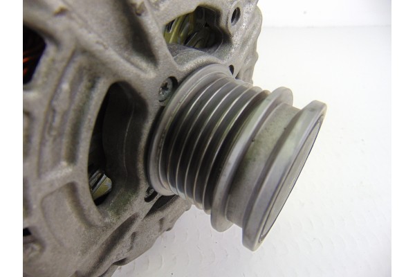 Alternador, 04E903023J