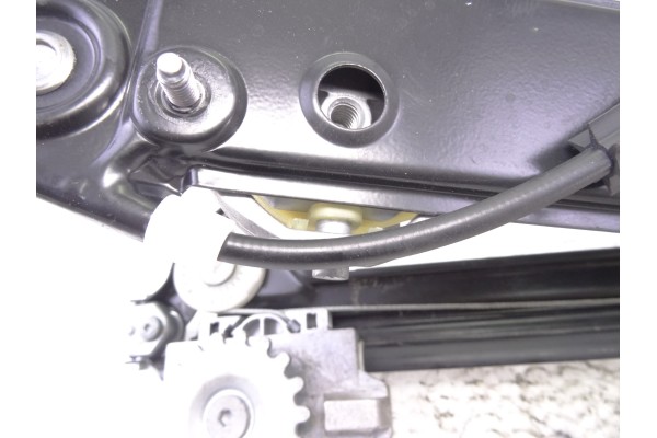 Elevalunas delantero derecho, Bmw Serie 1 Berlina (E81/E87) 120d 2009