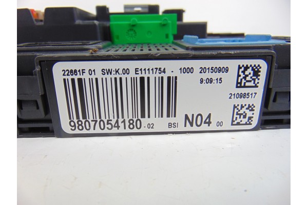 Caja reles / fusibles, Peugeot 308 Style 2015, 9807054180