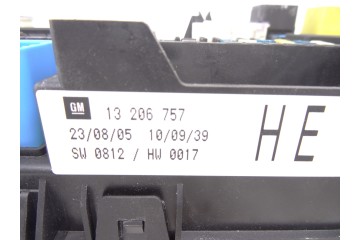Caja reles / fusibles, Opel Zafira B Cosmo 2005, 13206757