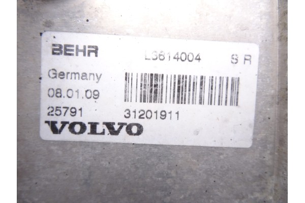 Enfriador aceite motor, Volvo XC60 Kinetic AWD 2009, 31201911
