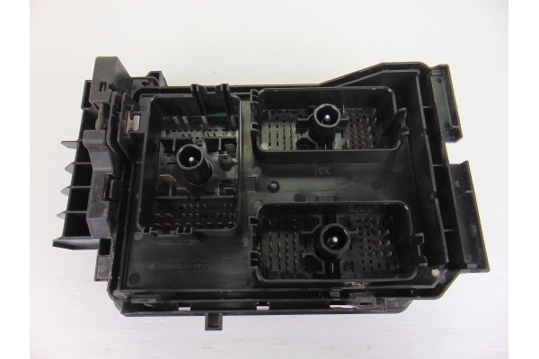 Caja reles / fusibles, Opel Astra K Berlina 5P Dynamic Start/Stop 2016, 39019189