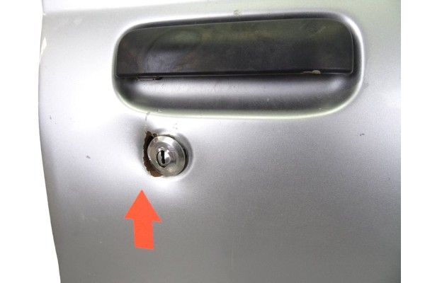 Puerta delantera derecha, Nissan Pickup (D22) TD Doble Cabina Navara 2002