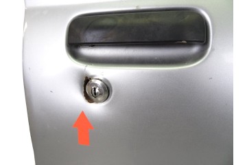 Puerta delantera derecha, Nissan Pickup (D22) TD Doble Cabina Navara 2002