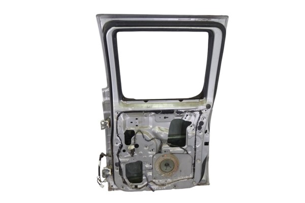 Puerta trasera derecha, Nissan Pickup (D22) TD Doble Cabina Navara 2002
