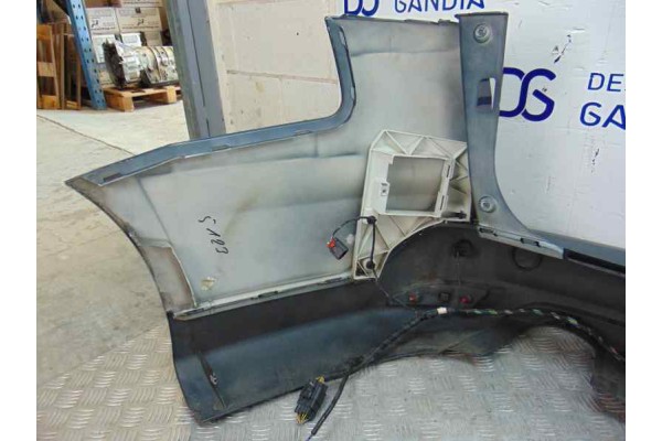 Paragolpes trasero