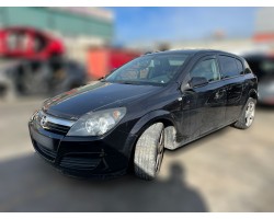Opel Astra H Berlina Sport 2005 para piezas | Desguace Gandia SL