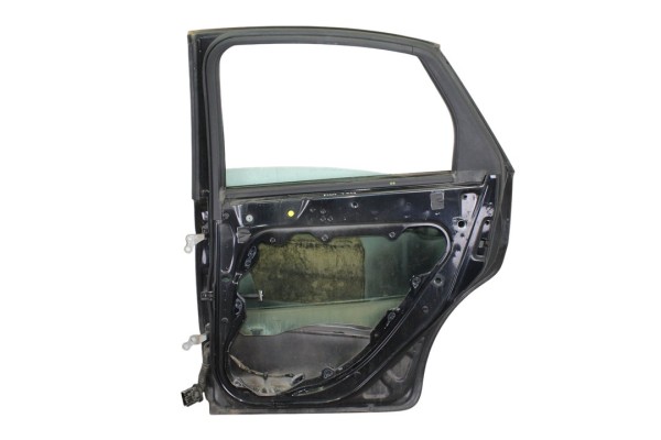 Puerta trasera derecha, Ford Focus Berlina (Cap) Trend 2005