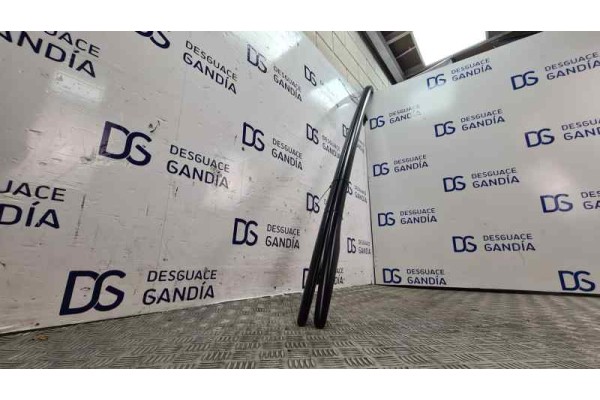 7M3860025  BARRAS TECHO SEAT ALHAMBRA (7V9) Reference 2007 7M3860025 186939 SEAT - 1