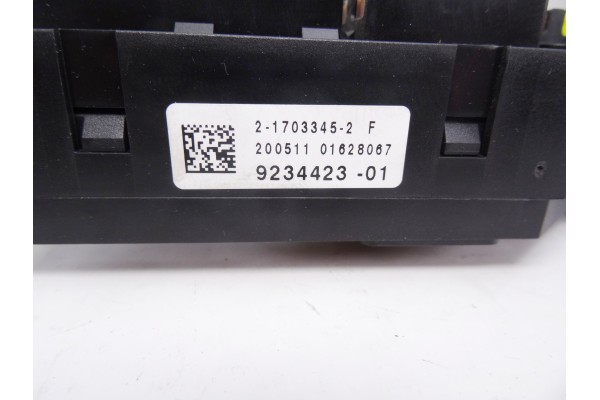 Caja reles / fusibles, Bmw Serie 7 (F01/F02) 740d xDrive 2011, 9234423