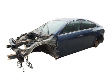 Opel Insignia Berlina Excellence 2015 para piezas | Desguace Gandia SL