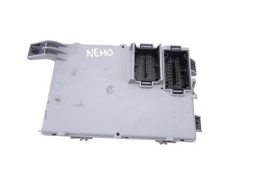 Caja reles / fusibles, Citroen Nemo Furgón 2013, 01372879080