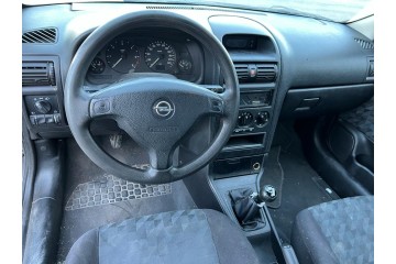 Opel Astra G Berlina Club 2000 para piezas | Desguace Gandia SL