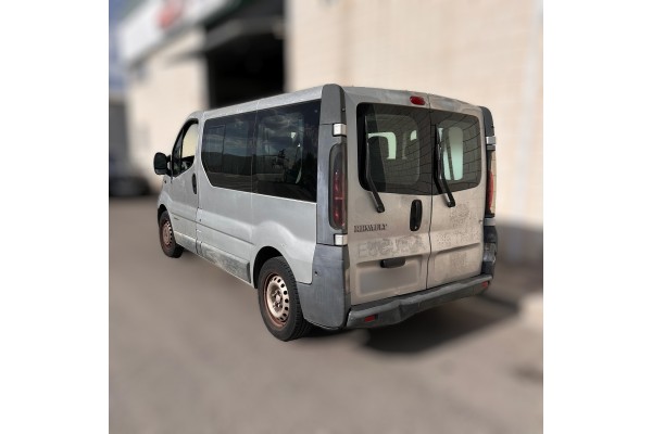 Renault Trafic II Combi 9 - Plazas (L2H1) Acristalado, Combi Largo 2002 para piezas | Desguace Gandia SL