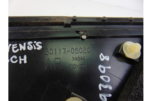 Moldura, Toyota Avensis Cross Sport (T27) Advance 2011, 60117-05020