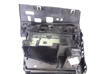 Guantera, Audi Q3 (F3B) 35 TDI S line 2022, 83B857035B