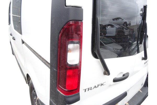 Piloto trasero izquierdo, Renault Trafic Iii Combi Combi 9 L1H1 2,8t (8/9 plazas) 2020