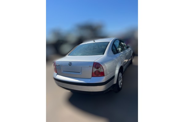 Volkswagen Passat Berlina (3B3) Advance 2003 para piezas | Desguace Gandia SL