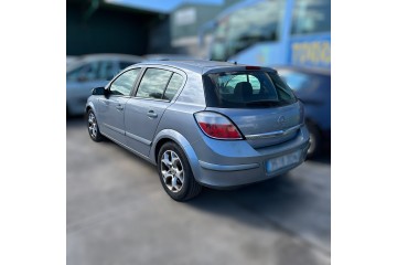Opel Astra H Berlina Cosmo 2004 para piezas | Desguace Gandia SL