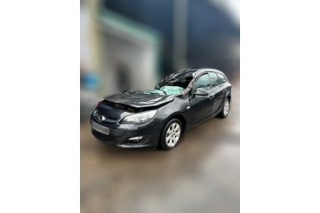 Opel Astra J Sports Tourer Excellence 2015 para piezas | Desguace Gandia SL