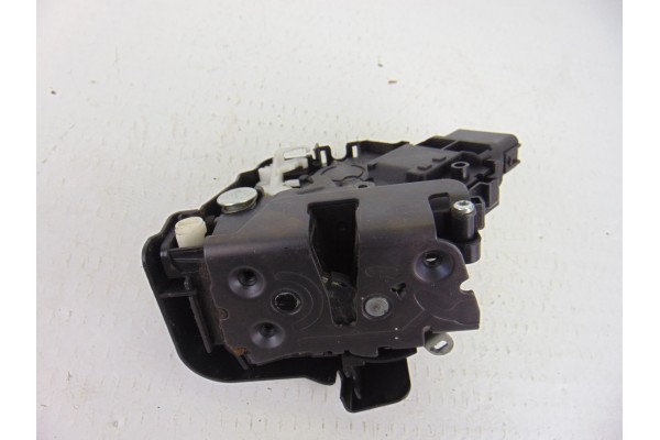 Cerradura puerta trasera izquierda, Volvo V50 Familiar D4 Kinetic 2011, 30799324