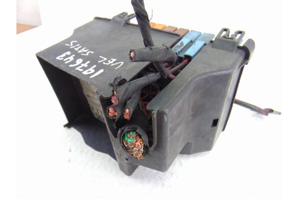 Caja reles / fusibles, Renault Vel Satis (BJ0) Initiale 2005, 8200516387