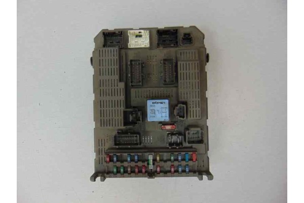 Caja reles / fusibles, Citroen C5 Berlina 2.0 HDi SX 2002, 9648235680
