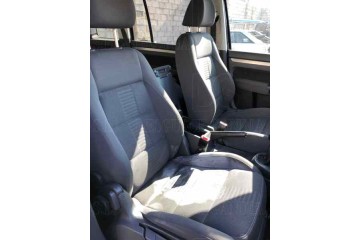 VOLKSWAGEN TOURAN (1T2) Advance