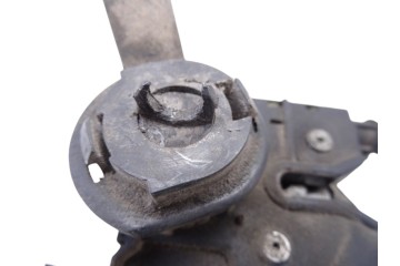  CERRADURA CAPO FORD FOCUS BERLINA (CAP) Sport 2007 212508 FORD - 2