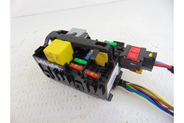Caja reles / fusibles, Peugeot 5008 Active 2017, 9806192580