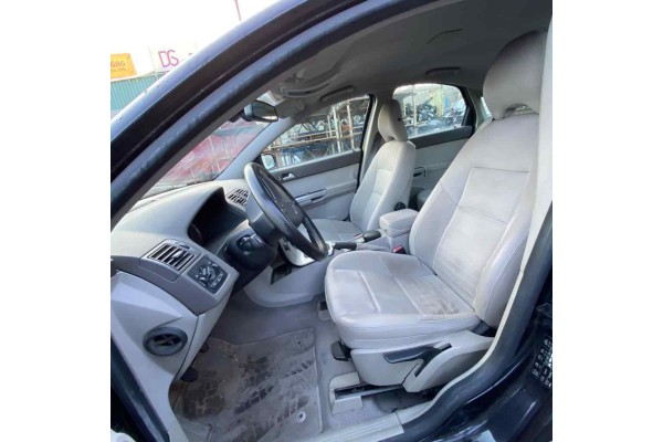 Volvo S40 Berlina 1.6 D Kinetic 2006 para piezas | Desguace Gandia SL