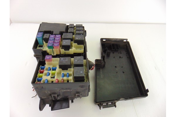 Caja reles / fusibles, Mazda CX-7 Er Active 2011, EG21-66767
