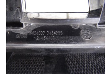 Rejilla delantera, 7454887