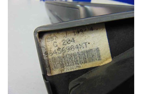 Retrovisor izquierdo