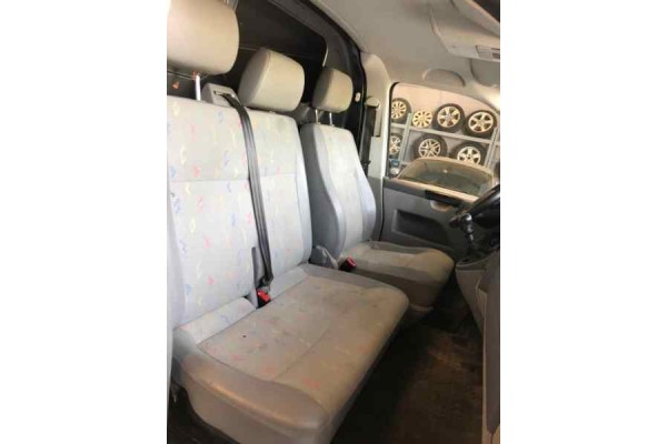 Volkswagen T5 Transporter Furgón/Combi (7H) Caja Cerrada 2009 para piezas | Desguace Gandia SL