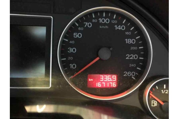 Audi A4 Avant (8E) 3.0 TDI Quattro 2005 para piezas | Desguace Gandia SL