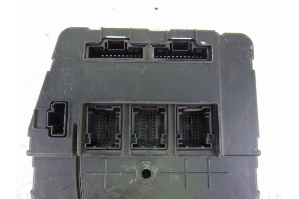Caja reles / fusibles, Renault Scenic Ii (Jm) Confort Dynamique 2004, 8200309690