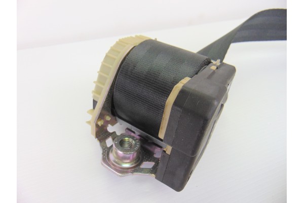 Cinturon seguridad delantero derecho, Ford Focus Berlina (CB4) Trend 2009