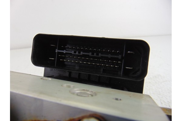 Abs, Ssangyong Rodius Xdi Limited AWD 2006, 062109-02053