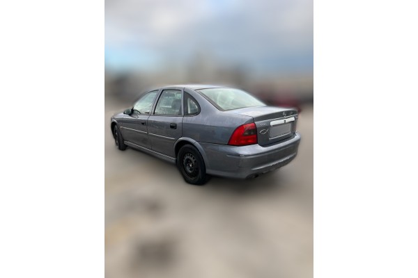 Opel Vectra B Berlina Básico 2001 para piezas | Desguace Gandia SL