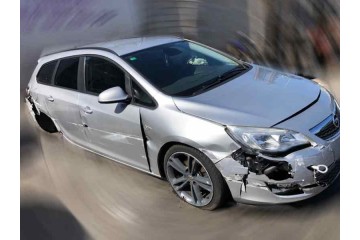Opel Astra J Sports Tourer Sport 2011 para piezas | Desguace Gandia SL